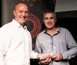 rsz_4-canterbury_butchers_neal_algar_on_right_accepting_award_from_brian_tilbrook_devro_nz_2