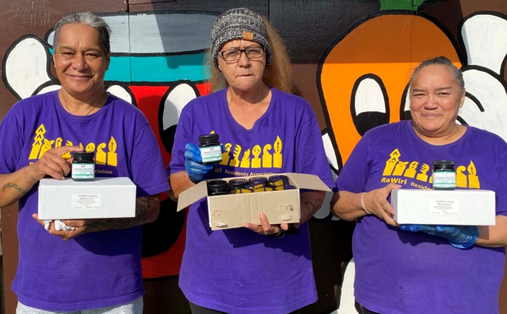 Manuka Doctor donates honey to communities in need