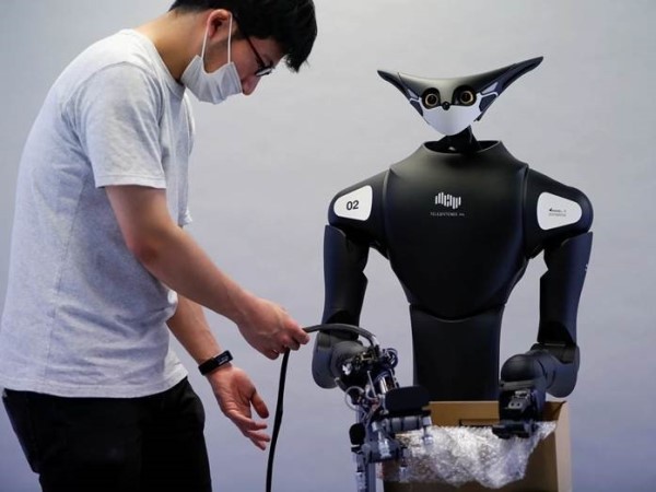 Japan: Robot test for convenience stores