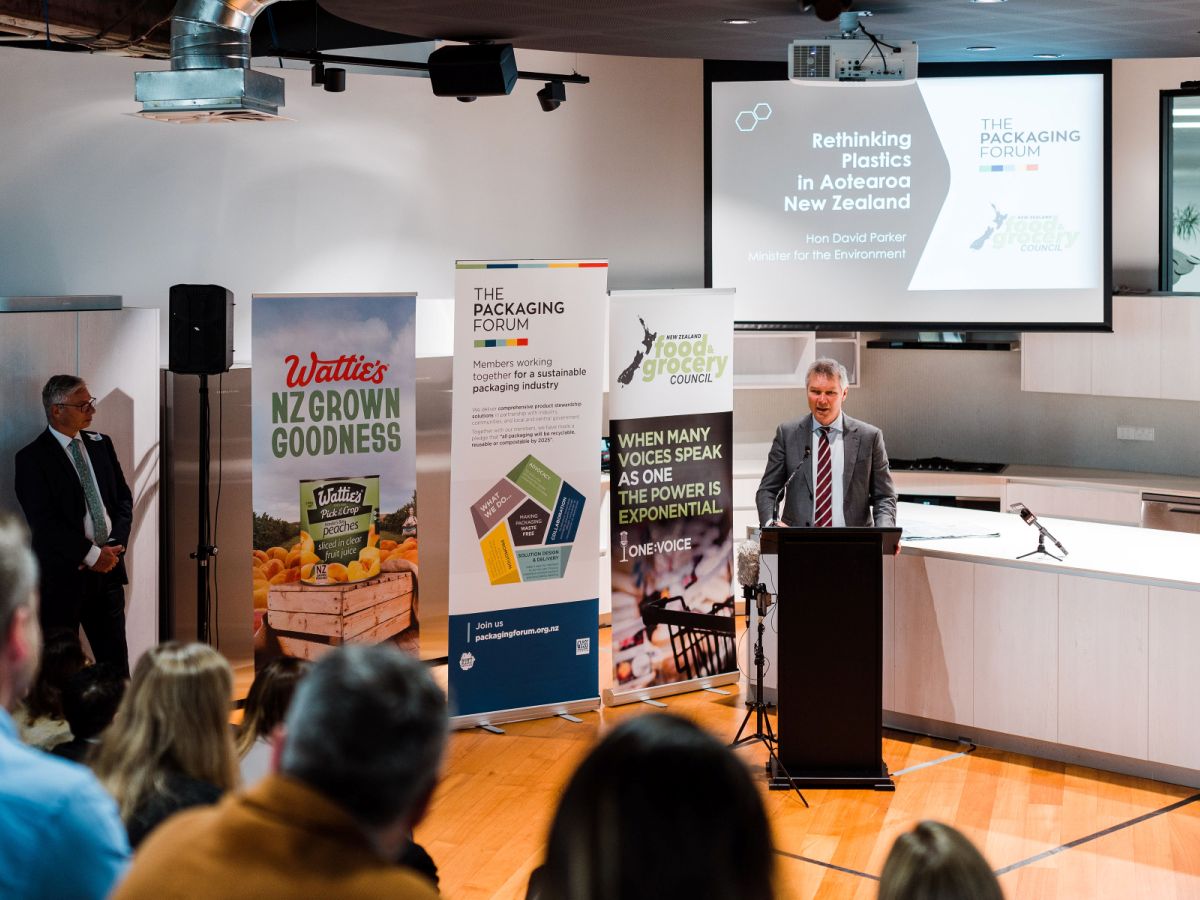 Government backs initiatives to cut environmental impact of plastic waste